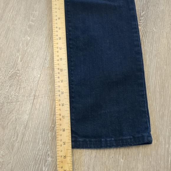 Levi's Perfect Waist Womens Straight Leg Jeans Size 8M Casual Denim - Picture 4 of 7